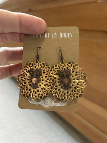 Large gold dangle - large,